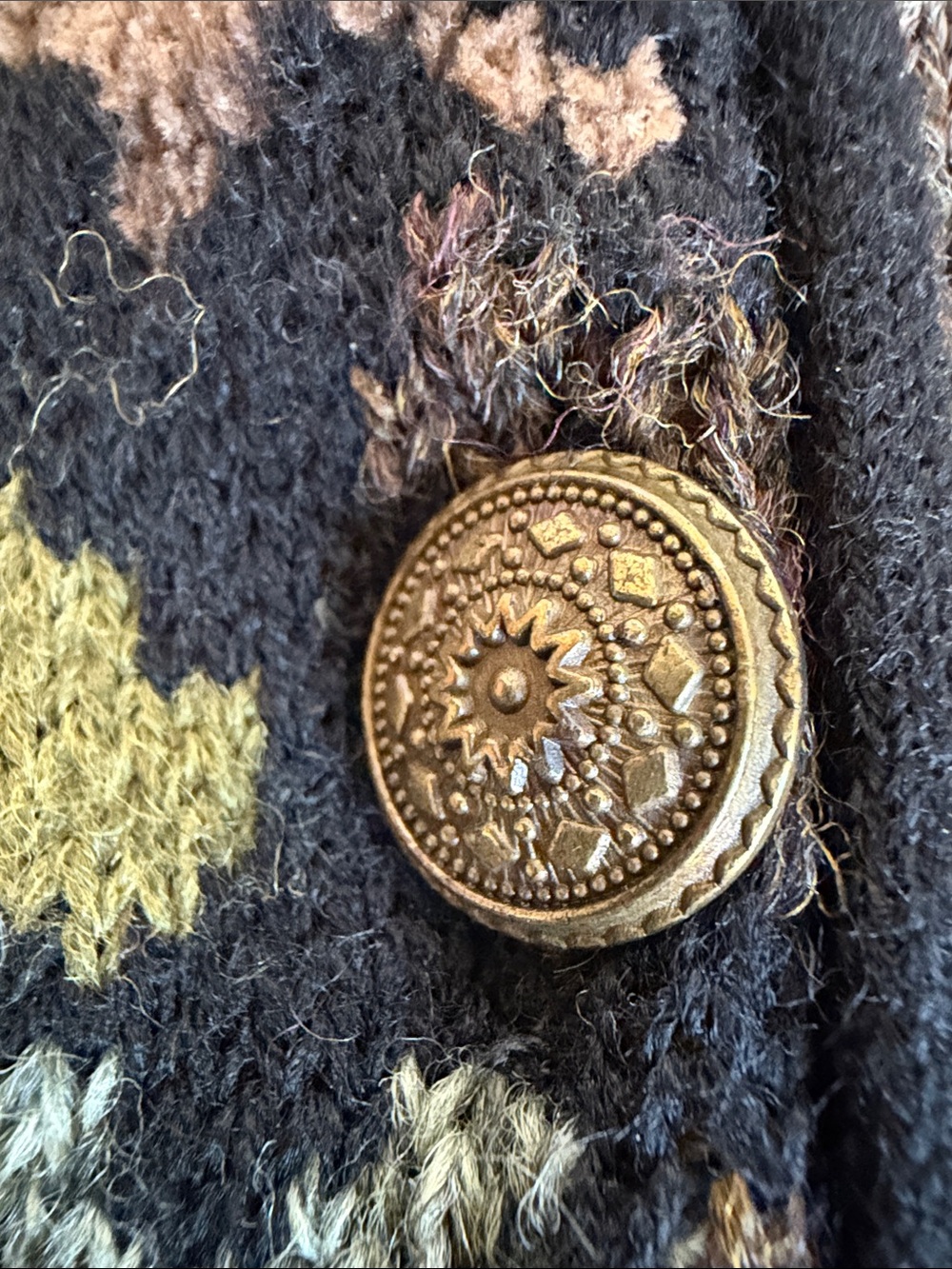 Cherry Lewis Intarsia pinwheel stars  Knit Button-Front Jacket - Olive Multi S - Picture 8 of 9